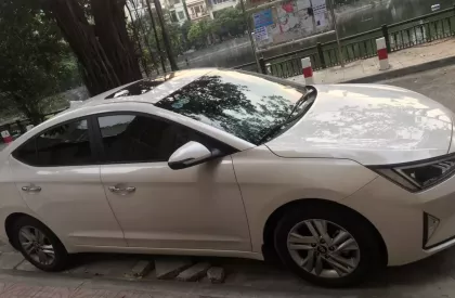 Hyundai Elantra 2021 - Chính chủ cần bán : HUYNDAI-ELANTRA 1.6 AT sx 2021 màu Trắng.