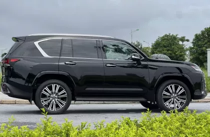 Lexus LX 600 Urban 2023 - Xe có nagy Lexus LX 600 Urban 2023 mới 100% đăng ký trong ngày