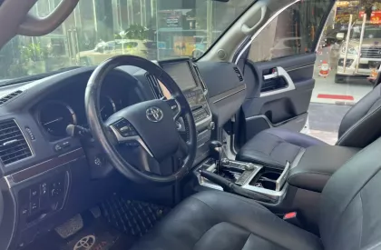 Toyota Land Cruiser VX 2019 - Toyota Landcruiser VX 4.6V8 ( LC200) Xe sản xuất năm 2019 đẹp xuất sắc. Dàn lốp còn cong theo xe, cam kết xe không đâm đ