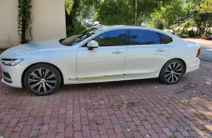 Volvo S90 2022 - SẾP VỀ NƯỚC NÊN CẦN SANG NHƯỢNG GẤP xe VOLVO S90 còn mới tinh.