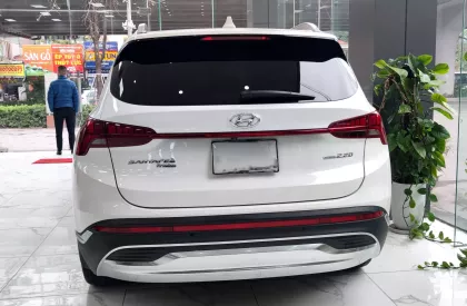 Hyundai Santa Fe 2.2 dầu cao cấp 2021 - Cần bán lại xe Hyundai Santa Fe 2.2 dầu cao cấp 2021, màu trắng, giá có cạnh tranh