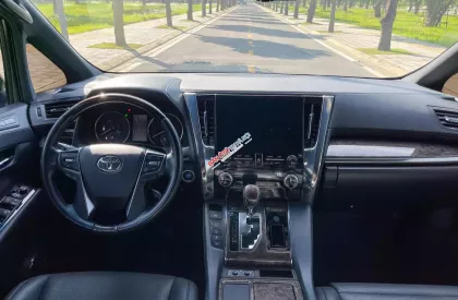 Toyota Alphard 2021 - Odo 2 vạn km