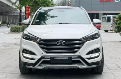 Hyundai Tucson 1.6 Turbo 2018 - Bán xe Hyundai Tucson 1.6 Turbo đời 2018, màu trắng, xe đẹp đi gia đình