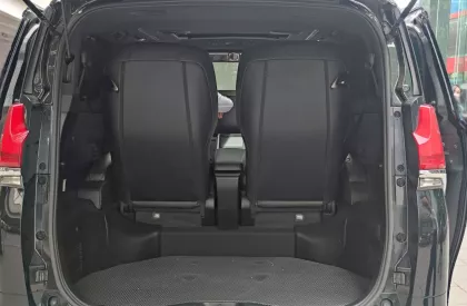 Lexus LM 300 2021 - Cần bán xe Lexus LM 300h đời 2021 bản 4 ghế VIP có vách ngăn, màu đen, nhập khẩu