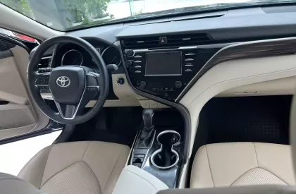Toyota Camry 2.0G 2020 - Bán xe Toyota Camry 2.0G 2020, màu đen, xe nhập một chủ từ đầu