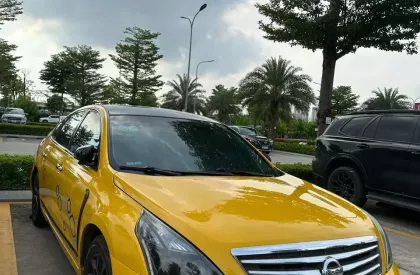 Nissan Teana 2010 - Em cần bán xe nissan teana 255 triệu.