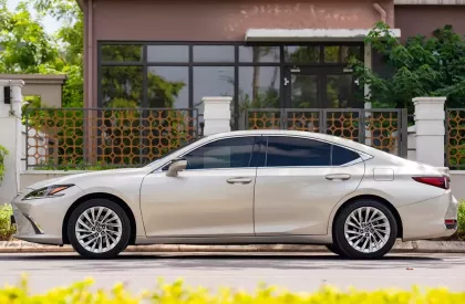 Lexus ES 250 2018 - Cần bán xe Lexus ES250 sản xuất 2018