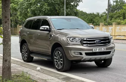 Ford Everest 2019 - Chính chủ cần bán xe Ford Everest đời 2019 bản full 2 cầu 4x4 