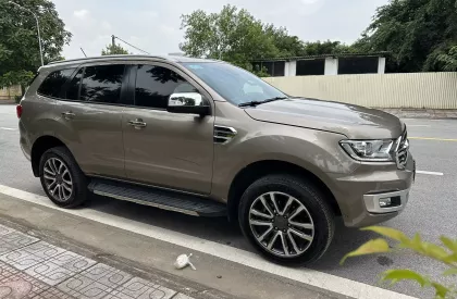 Ford Everest 2019 - Chính chủ cần bán xe Ford Everest đời 2019 bản full 2 cầu 4x4 