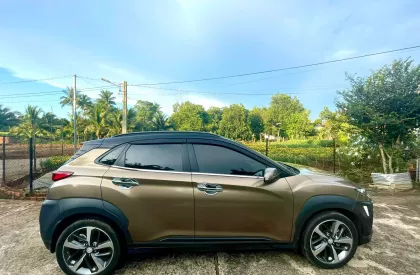 Hyundai Kona 2018 - Gia đình cần bán Hyundai KONA 1.6 TURBO sản xuất 2018 bản cao cấp nhất