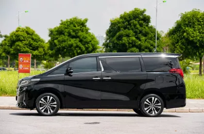 Toyota Alphard 2022 - Cần bán lại xe Toyota Alphard 2022, màu đen, nhập khẩu