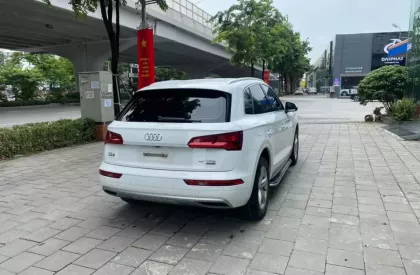 Audi Q5 2.0 Sport 2019 - Bán Audi Q5 2.0 Sport, sản xuất 2019, 1 chủ từ mới.