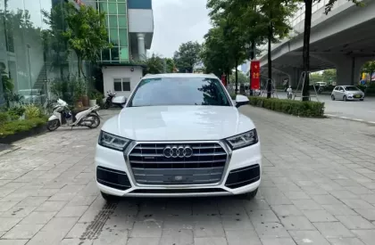 Audi Q5 2.0 Sport 2019 - Bán Audi Q5 2.0 Sport, sản xuất 2019, 1 chủ từ mới.