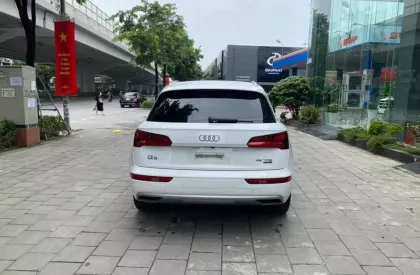 Audi Q5 2.0 Sport 2019 - Bán Audi Q5 2.0 Sport, sản xuất 2019, 1 chủ từ mới.