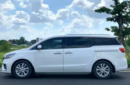 Kia Sedona Platinum 2019 - KIA SEDONA Platinum Dầu 2019 chính chủ đi ít bảo dưỡng hãng.