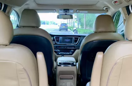 Kia Sedona Platinum 2019 - KIA SEDONA Platinum Dầu 2019 chính chủ đi ít bảo dưỡng hãng.