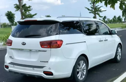 Kia Sedona Platinum 2019 - KIA SEDONA Platinum Dầu 2019 chính chủ đi ít bảo dưỡng hãng.