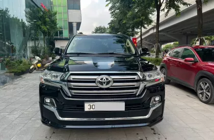 Toyota Land Cruiser LC200 2016 - Bán Toyota Land Cruiser LC200 ( VX 4.6V8 ) Màu đen nội thất kem. Năm sản xuất 2016 xe đăng ký cá nhân sử dụng