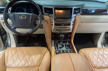 Lexus LX 570 Nhập Mỹ 2012 - Lexus LX570 nhập Mỹ, model 2013, xe chạy ít siêu đẹp.