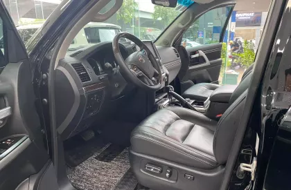 Toyota Land Cruiser 4.6 V8 2019 - Bán Toyota Land Cruiser 4.6 V8, sản xuất 2019, lăn bánh hơn 6 vạn Km.