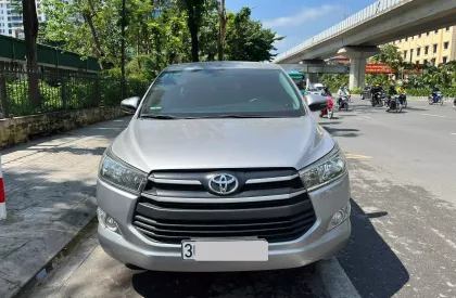 Toyota Innova 2.0E 2018 - Bán xe Toyota Innova 2.0E 2018, màu bạc, giá chỉ 439 triệu