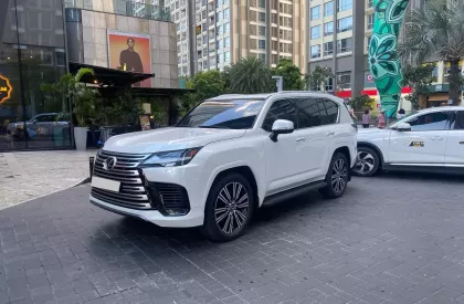 Lexus LX 600 7 chỗ  2023 - Bán Lexus LX600 7 chỗ, sản xuất 2023, lăn bánh 6 ngàn KM, mới 99,99%