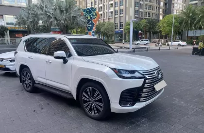 Lexus LX 600 7 chỗ  2023 - Bán Lexus LX600 7 chỗ, sản xuất 2023, lăn bánh 6 ngàn KM, mới 99,99%