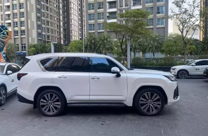 Lexus LX 600 7 chỗ  2023 - Bán Lexus LX600 7 chỗ, sản xuất 2023, lăn bánh 6 ngàn KM, mới 99,99%