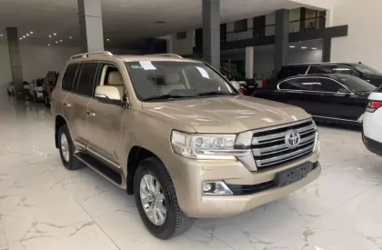 Toyota Land Cruiser 4.6 V8 2016 - Land Cruiser 4.6V8 2016, đăng ký tên tư nhân, xe 1 chủ, xe cực đẹp.