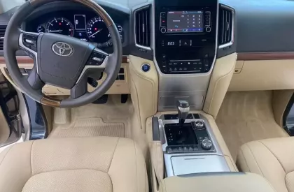 Toyota Land Cruiser 4.6 V8 2016 - Land Cruiser 4.6V8 2016, đăng ký tên tư nhân, xe 1 chủ, xe cực đẹp.