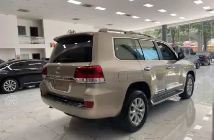 Toyota Land Cruiser 4.6 V8 2016 - Land Cruiser 4.6V8 2016, đăng ký tên tư nhân, xe 1 chủ, xe cực đẹp.