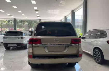 Toyota Land Cruiser 4.6 V8 2016 - Land Cruiser 4.6V8 2016, đăng ký tên tư nhân, xe 1 chủ, xe cực đẹp.