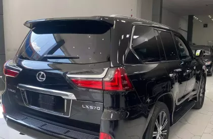 Lexus LX 570 2020 - Bán Lexus LX570 sản xuất 2020, lăn bánh cực ít, 1 chủ từ mới.