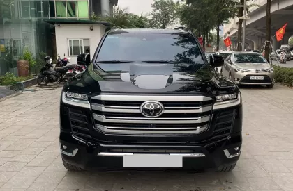 Toyota Land Cruiser LC300 2022 - Bán Land Cruiser LC300 sản xuất 2022, lăn bánh cực ít, xe cực mới.