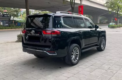 Toyota Land Cruiser LC300 2022 - Bán Land Cruiser LC300 sản xuất 2022, lăn bánh cực ít, xe cực mới.