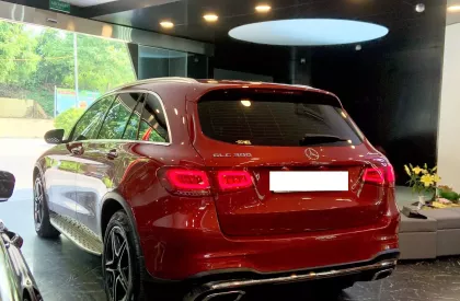 Mercedes-Benz GLC 300 2021 -  Siêu phẩm Mercedes GLC 300 đỏ/ đen sản suất 2021