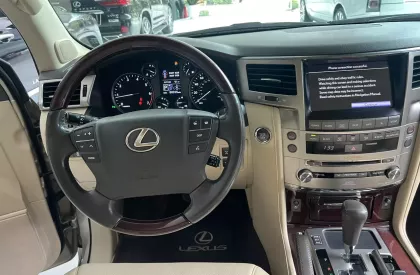 Lexus LX 570 2012 - Em đang có chiếc Lexus LX570 màu vàng cát bản xuất Mỹ , xe sản xuất năm 2012 xe còn nguyên bản