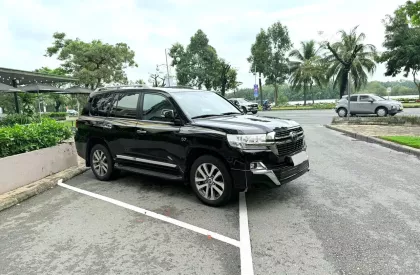 Toyota Land Cruiser 5.7 VXS Trung Đông 2021 - Toyota Land Cruiser VX-S 5.7 nhập Trung Đông, đăng ký cuối 2021, 1 chủ