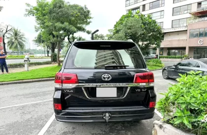 Toyota Land Cruiser 5.7 VXS Trung Đông 2021 - Toyota Land Cruiser VX-S 5.7 nhập Trung Đông, đăng ký cuối 2021, 1 chủ