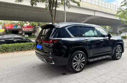 Lexus LX 600 Urban 7 chỗ  2024 - Bán Lexus LX600 Urban 7 chỗ,sản xuất 2023, lăn bánh 8000 Km xe như mới