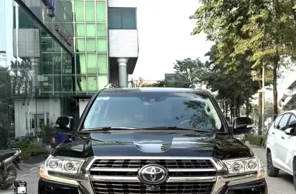 Toyota Land Cruiser VXS 5.7 Trung Đông 2020 - Bán Toyota Land Cruiser 5.7 VXS Trung Đông, sản xuất 2020, 1 chủ.