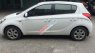 Hyundai i20  AT 2011 - Bán xe ô tô Hyundai i20 màu trắng, nhập khẩu, mua và đăng ký tháng 12 / 2011