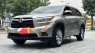 Toyota Highlander LE 2.7 2016 - Cần bán Toyota Highlander LE 2.7 SX 2016, màu vàng cát, xe nhập Mỹ đã lên full option. LH: 0982.84.2838