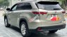 Toyota Highlander LE 2.7 2016 - Cần bán Toyota Highlander LE 2.7 SX 2016, màu vàng cát, xe nhập Mỹ đã lên full option. LH: 0982.84.2838