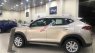 Hyundai Tucson 2019 - Bán Hyundai Tucson 2.0 vàng be tiêu chuẩn 2019 - đủ màu, tặng 10-15 triệu - nhiều ưu đãi, LH 0964898932