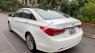 Hyundai Sonata 2013 - Cần bán gấp Hyundai Sonata 2.0AT năm 2013, màu trắng, nhập khẩu nguyên chiếc chính chủ, giá 570tr
